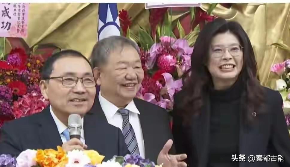 回头复盘今年3月9日国民党新北议会党团就职典礼这场关键同框，才看懂蓝营今年选战最