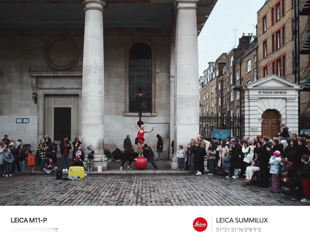 St. Paul’s Church旁的街头艺人……
（朱悦Michael苏垦生化