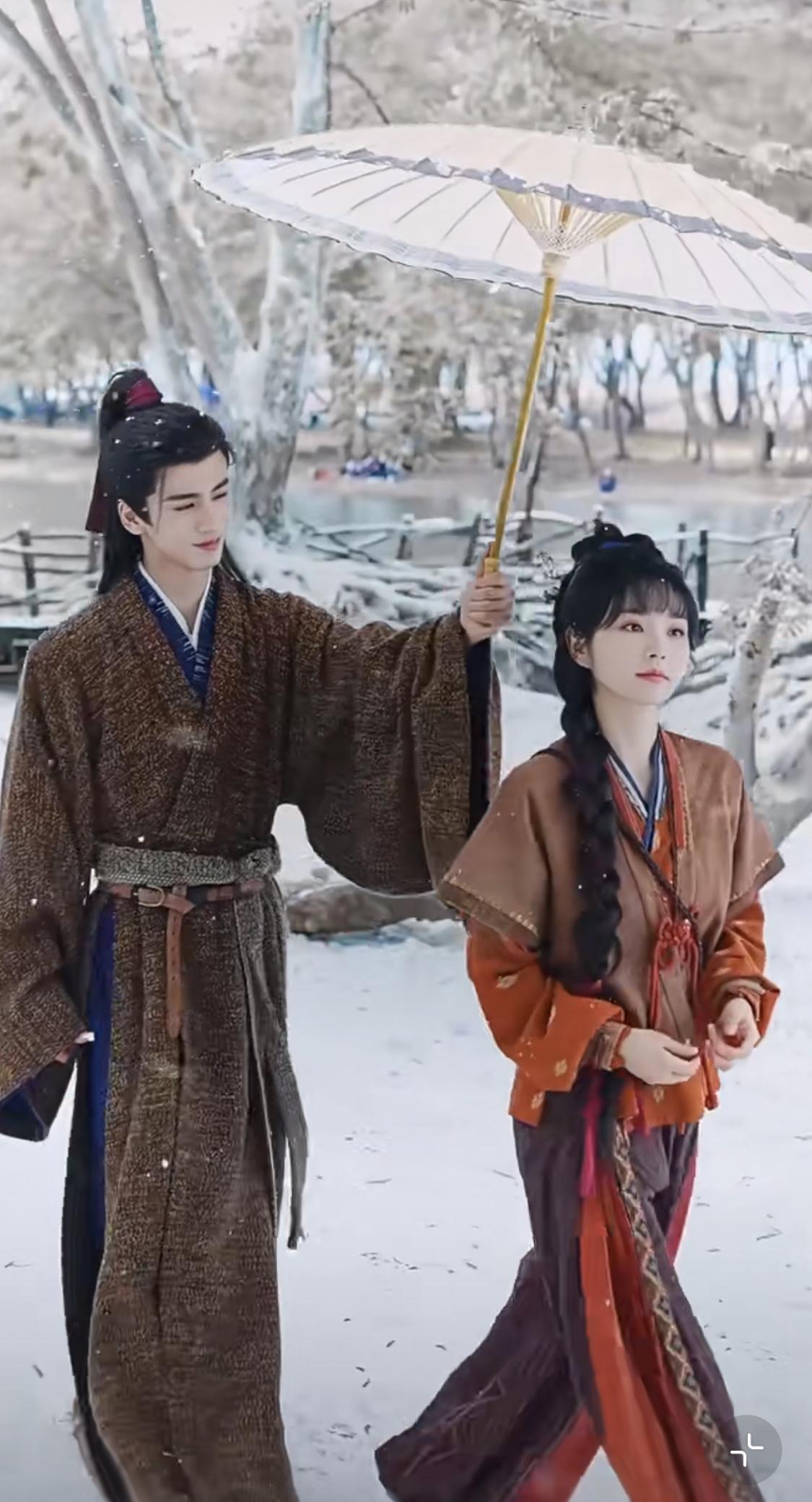 长玉一直在找长宁，路过军营顺道去找了一下言正，恰巧谢征救了长宁。长玉就把两个人都