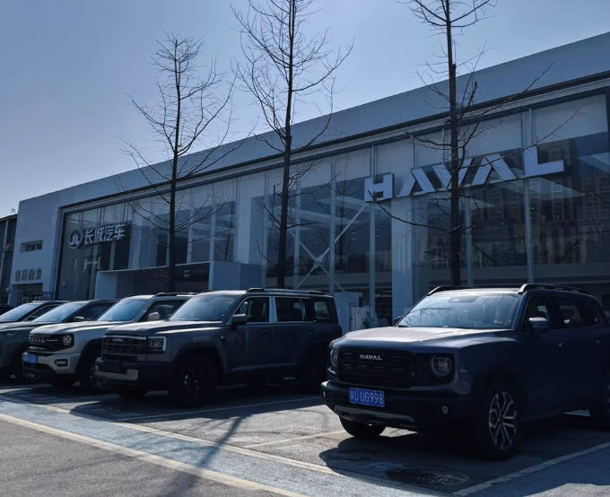 2月车市价格战降温，促销保持克制。乘联分会崔东树数据：2月仅6款车型降价（燃油车