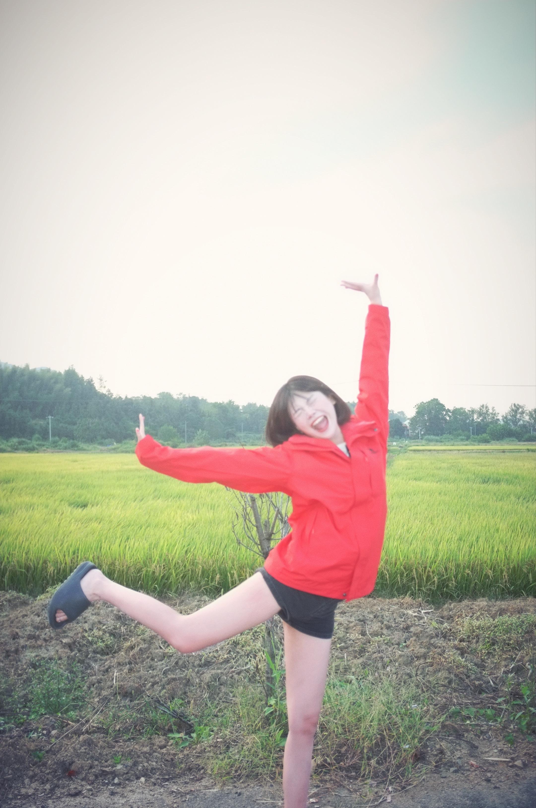 世界这么宽广 别走进悲伤的墙角