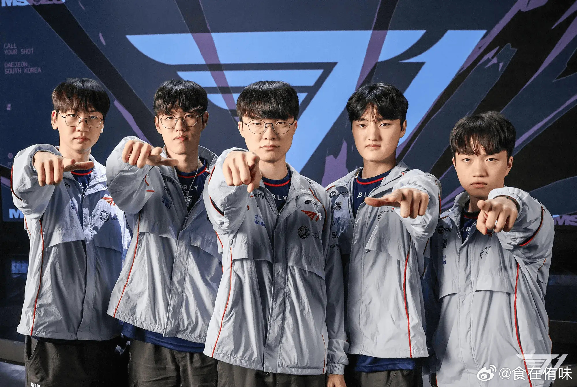 人人都在创造新的历史，今年是lol新纪元，T1也干了……T1碎掉了KC暴打T1K