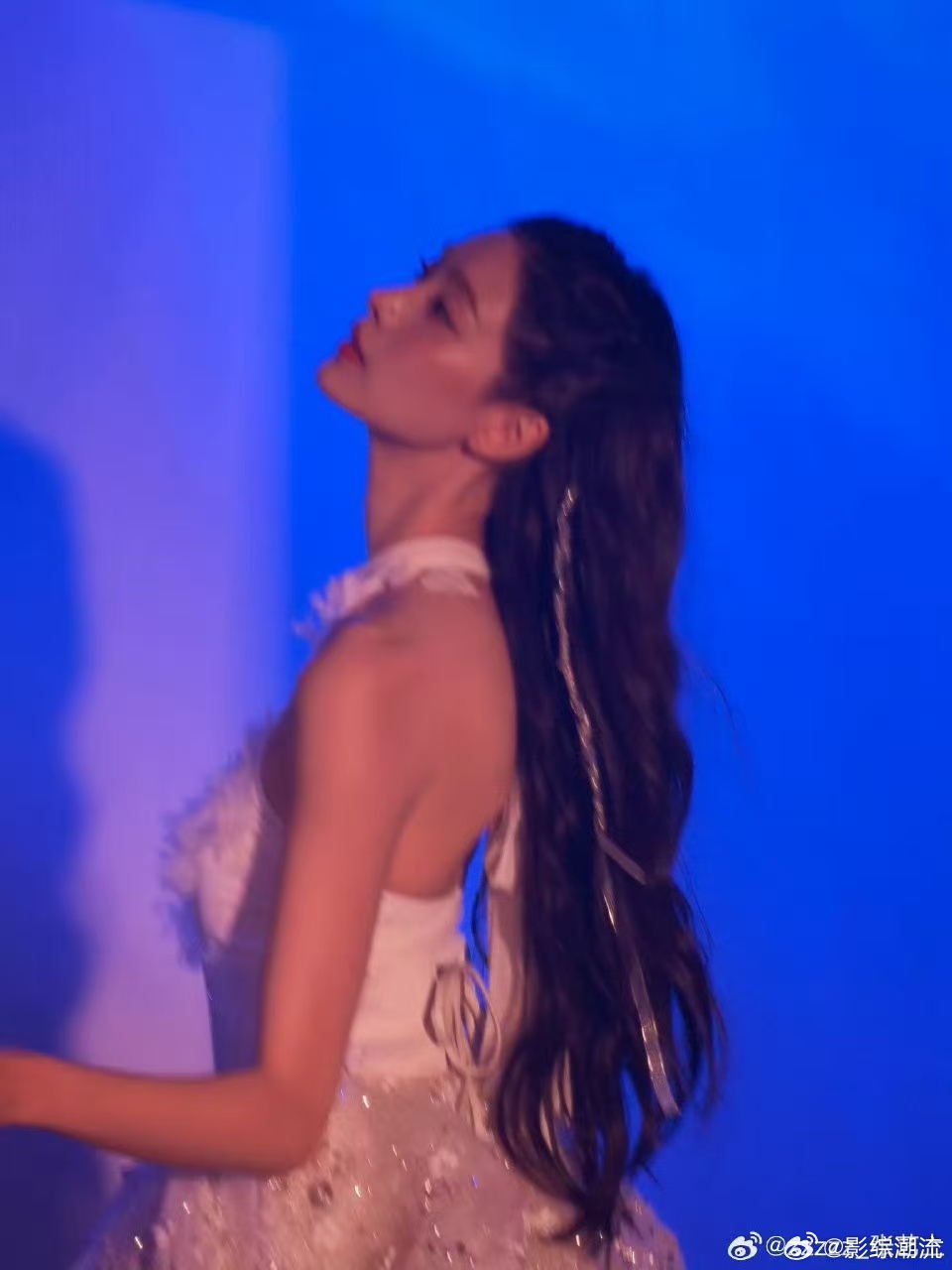 张艺上回应谁看了不夸一句张艺上心态好，跑调大方承认还说要努力练歌，加上颜值身材这