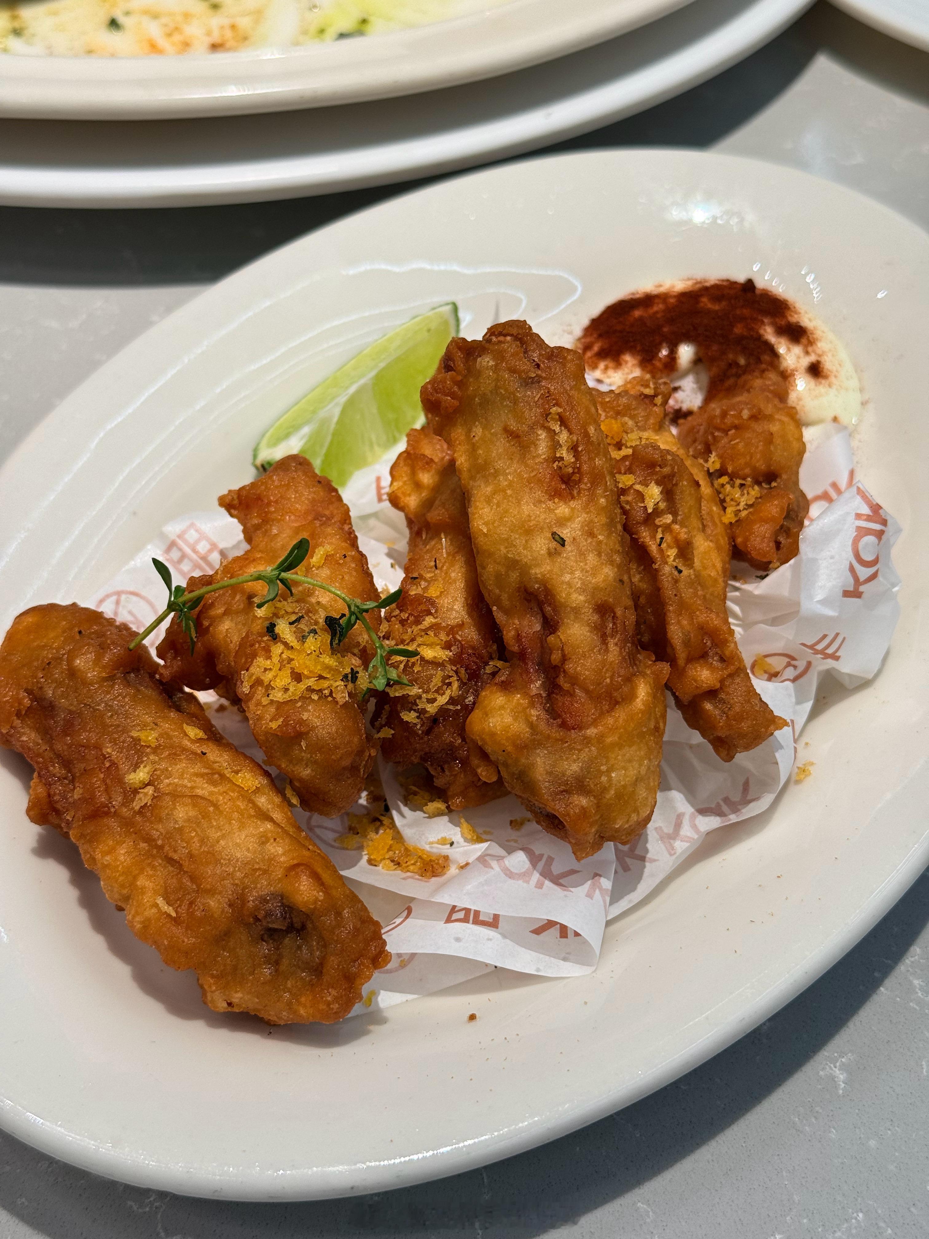 饭点时间到～今天卡朋会员日 吃卡朋最划算的时候还看到了一只聪明毛超级长的缅因🐱