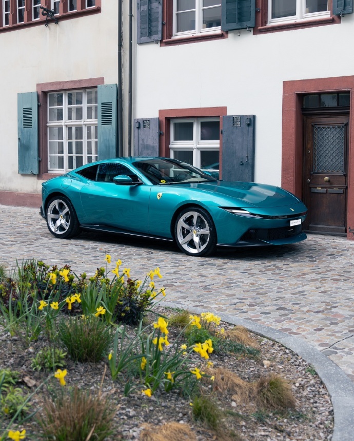 Ferrari Amalfi 这车真的简洁优雅！3.9T V8 发动机全新调校，
