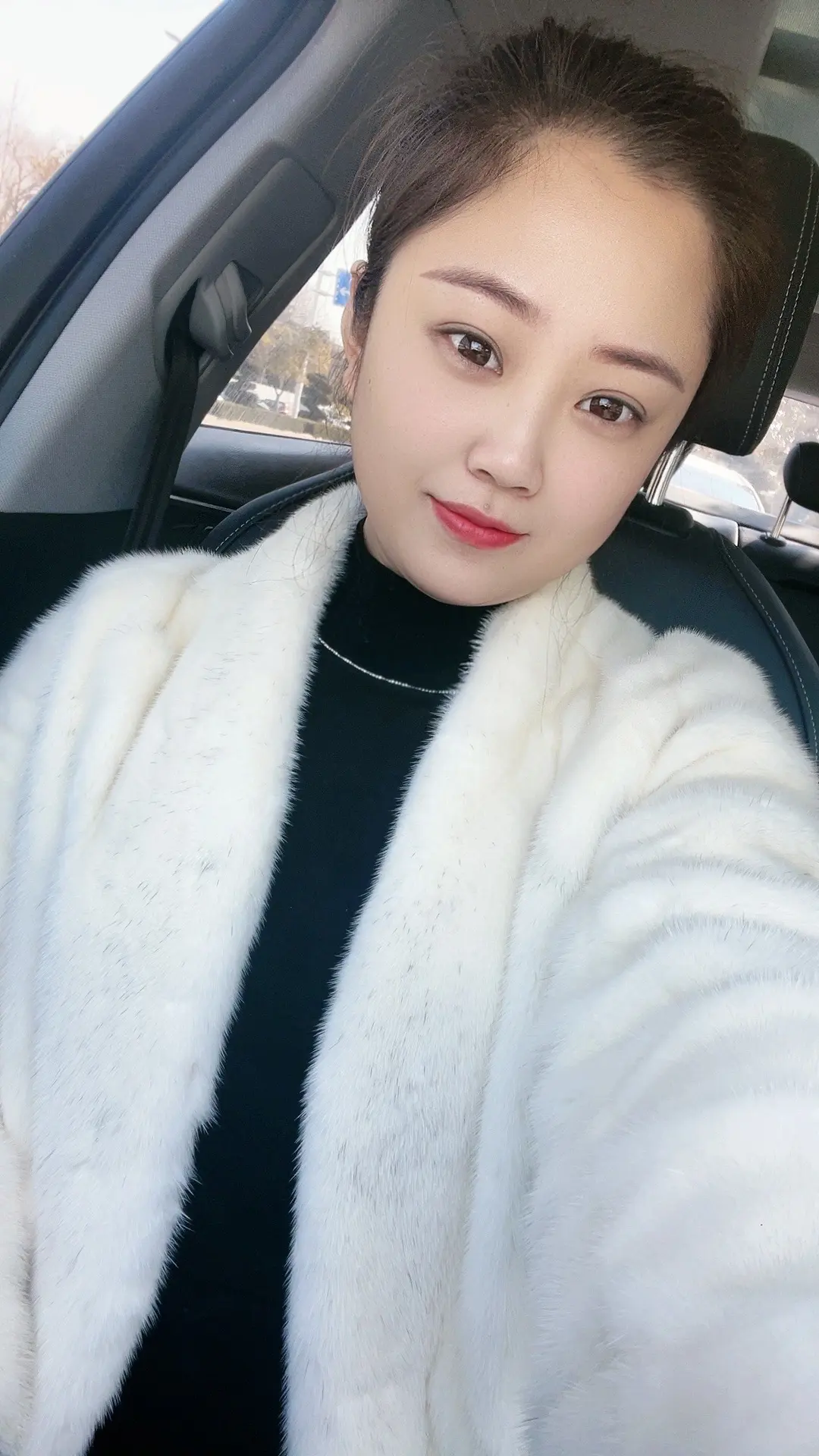 一百个女孩有一百种美，我的意思是你也很特别，美好从不被定义，有光没光都...
