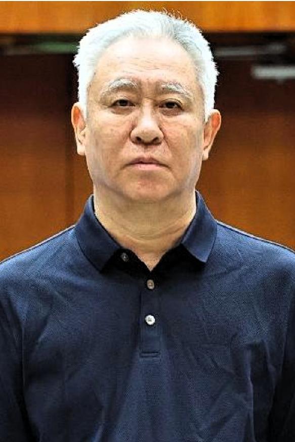 太唏嘘！顶配学历、豪门资源加持，许家印父子三人终究全军覆没
 
真的印证了那句老