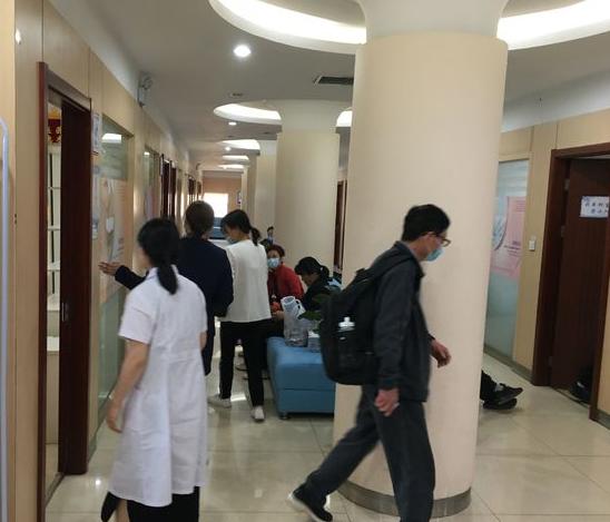 网传常州乳腺外科医生家中搜出1.5亿 常州回应：已退休、不实信息
网传中更令人咋