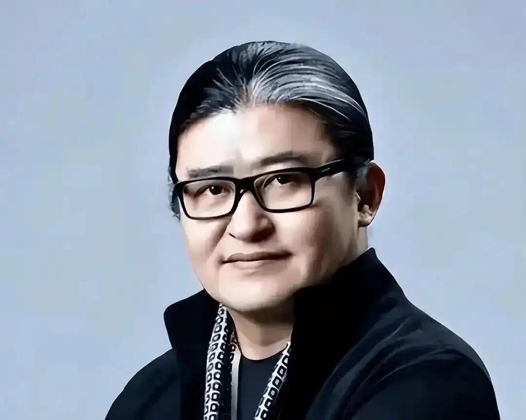 走得干净，才叫体面
 
刘欢在离世前十几天，让妻子卢璐去联系《甄嬛传》的编曲孟可