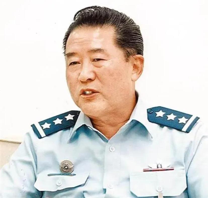 台湾原陆军司令，退役上将夏瀛洲说：最近日本和菲律宾在台湾东部海域划所谓的专属经济