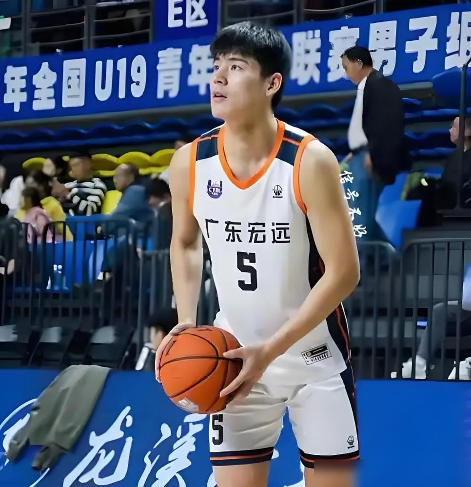 广东宏远新援之“宏远三少