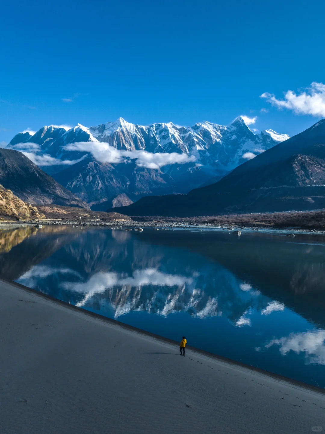 这可能是世界上垂直落差最大的雪山景观🏔️