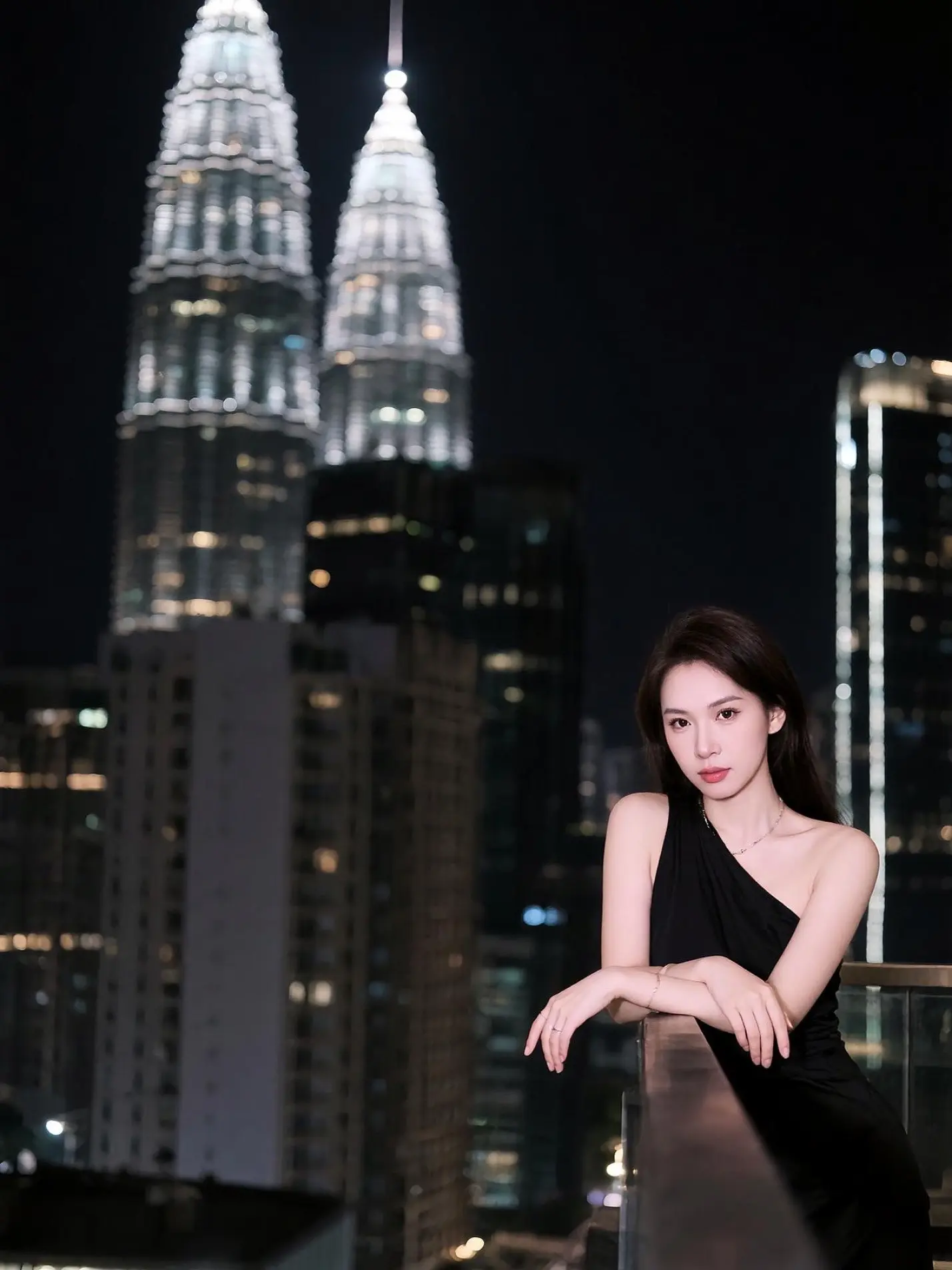 夜景奢华大片 奢华夜景写真 璀璨黑裙 个人形象分享