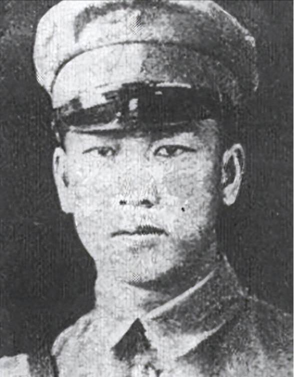 1949年，这位国民党军长既没投降也没死战，而是选择远走香港！
 
1949年，