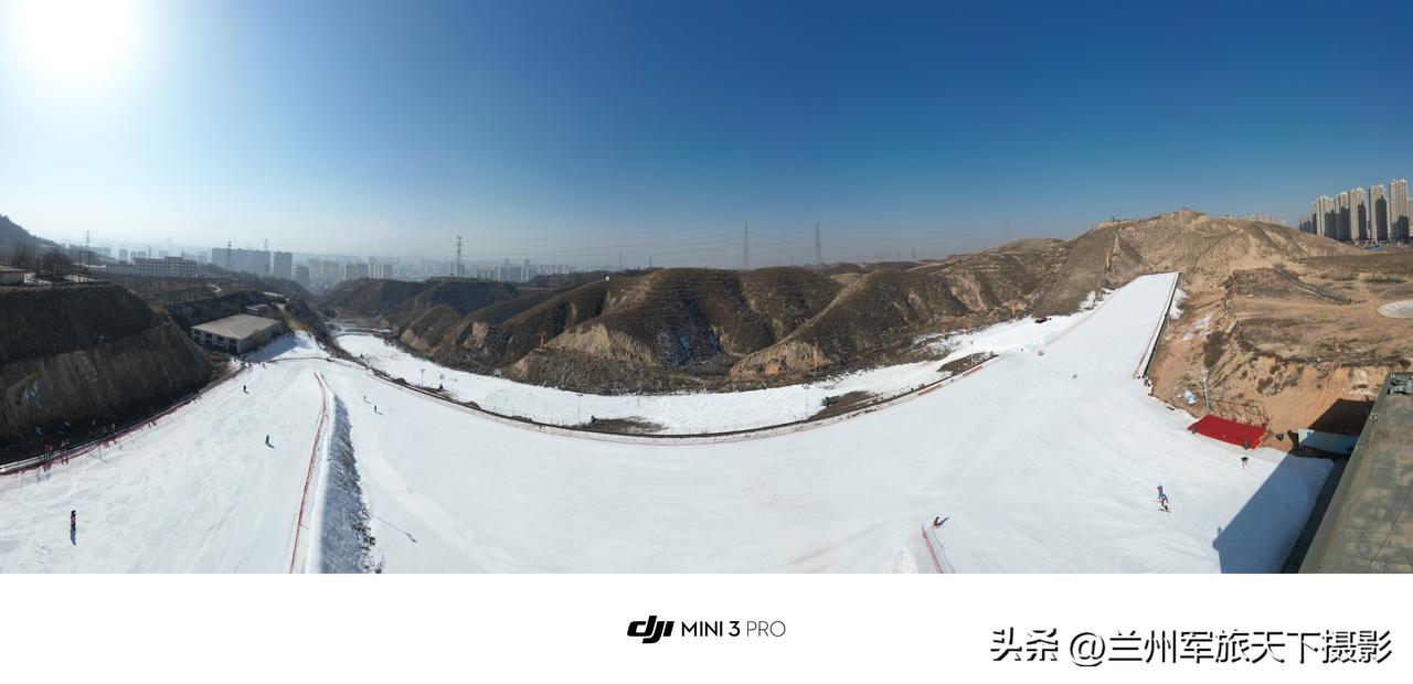 大疆新款比旧款机型信号强，有人认为大疆无人机的营销策略。经过专家考量这种说法缺乏