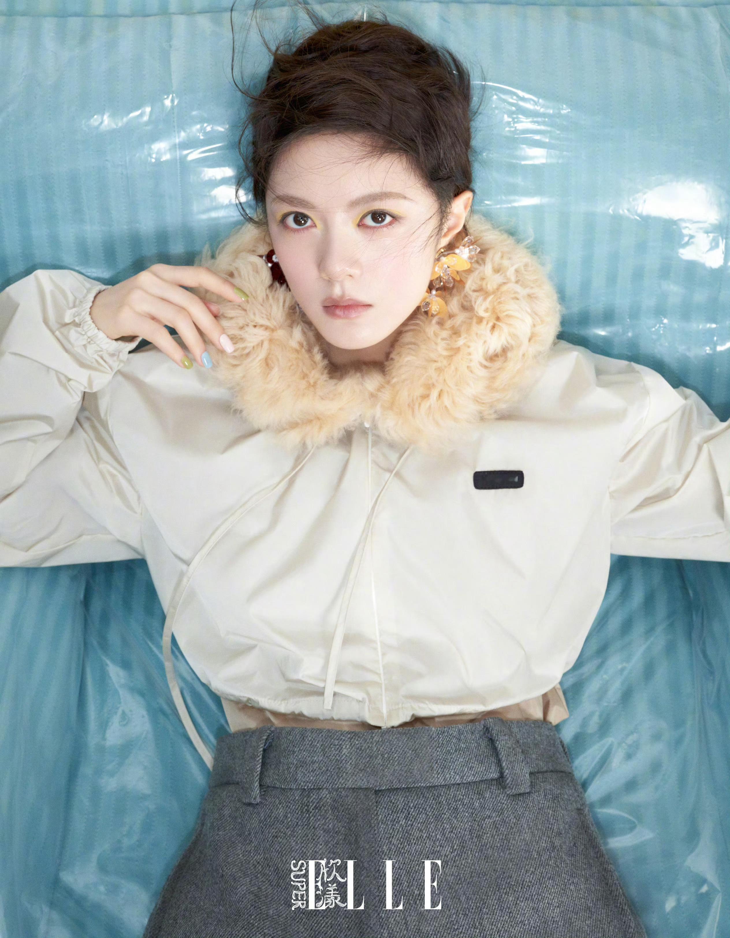 赵今麦  x  SuperELLE九月刊，迎来演员赵今麦双封面登封，身穿Miu 
