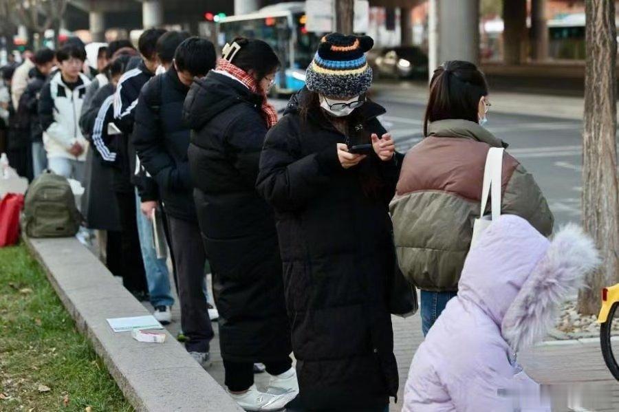 【20余省份今举行公务员省考】省考今天开考  祝考试的人们 顺利上岸！[努力][