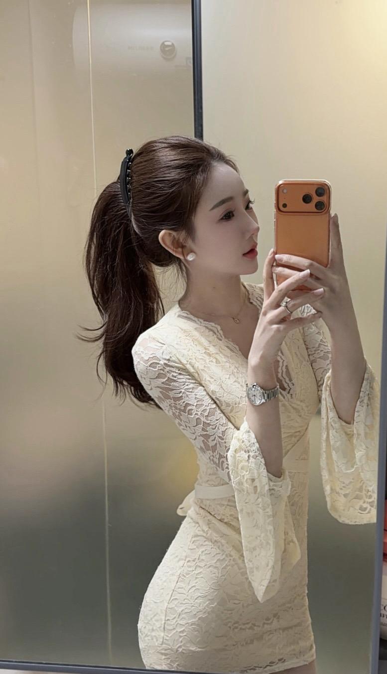 在外面玩够了的话能不能回到我身边 开玩笑的 都臭了我才不要