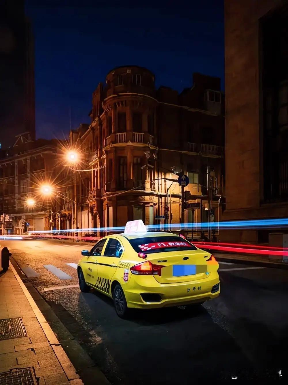 贵州男孩深夜打车遇暖心事！余额不足司机一句话破防，妈妈后续操作全网狂赞
 
深夜