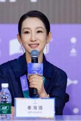 《秦海璐评飞天奖候选剧，怒怼“流量剧入围”争议：别拿偏见当标准，《漫长的季节》当
