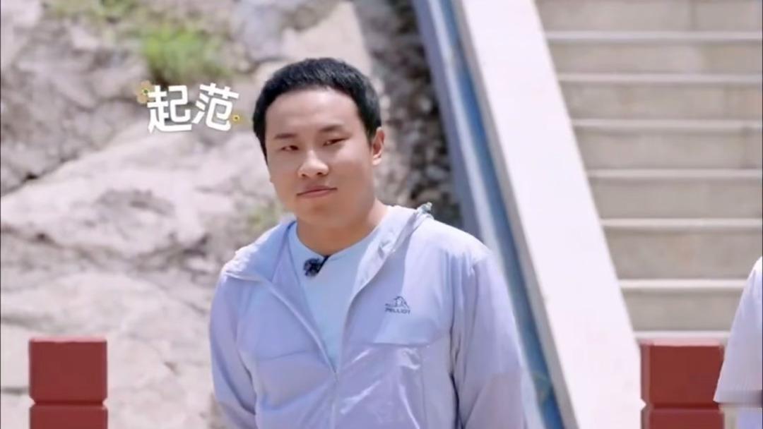 尹正徐志胜董璇随地大小演尹正徐志胜董璇0帧起演无间道综艺即兴名场面太绝了，三人毫