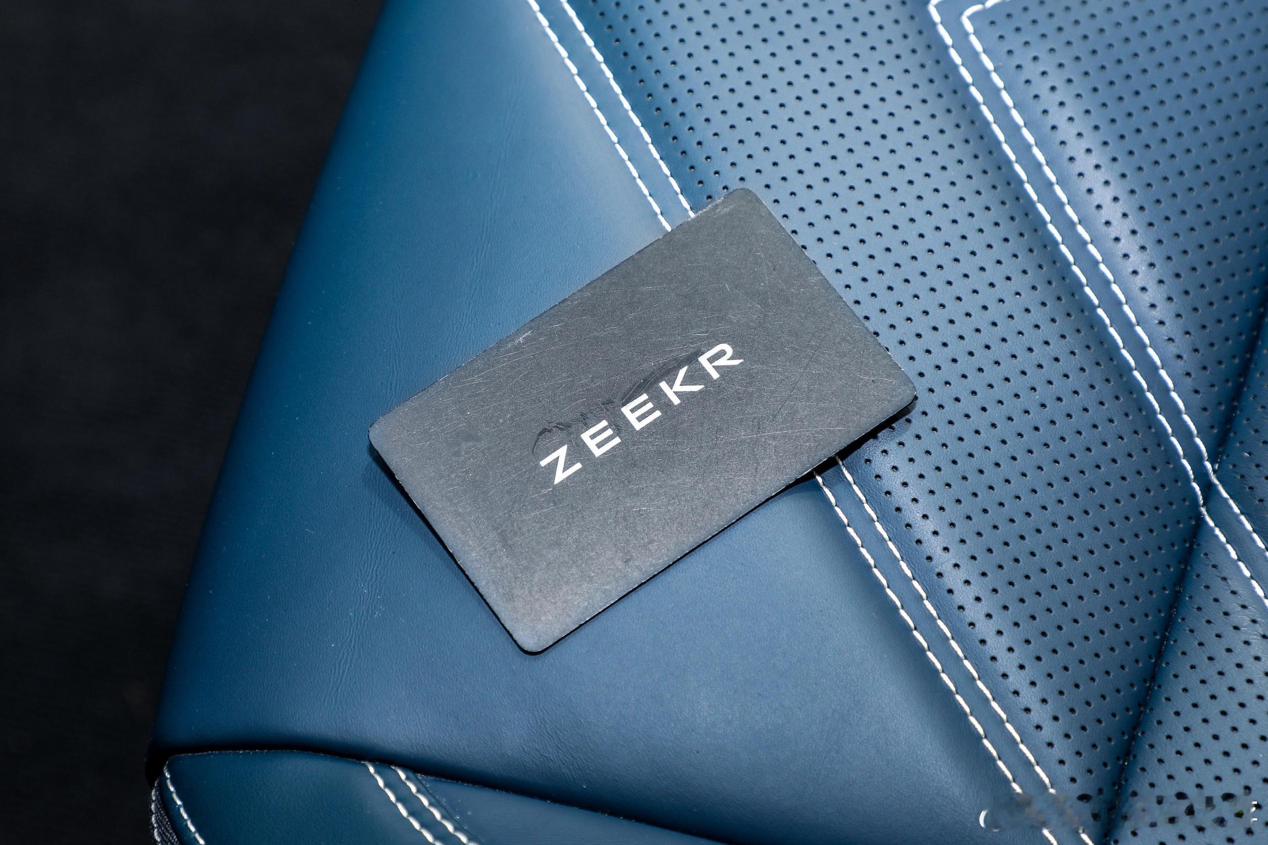 老蒋原创 极氪的车子越造越登，也合乎情理。设想一个保守守旧的人，或者对于汽车不怎