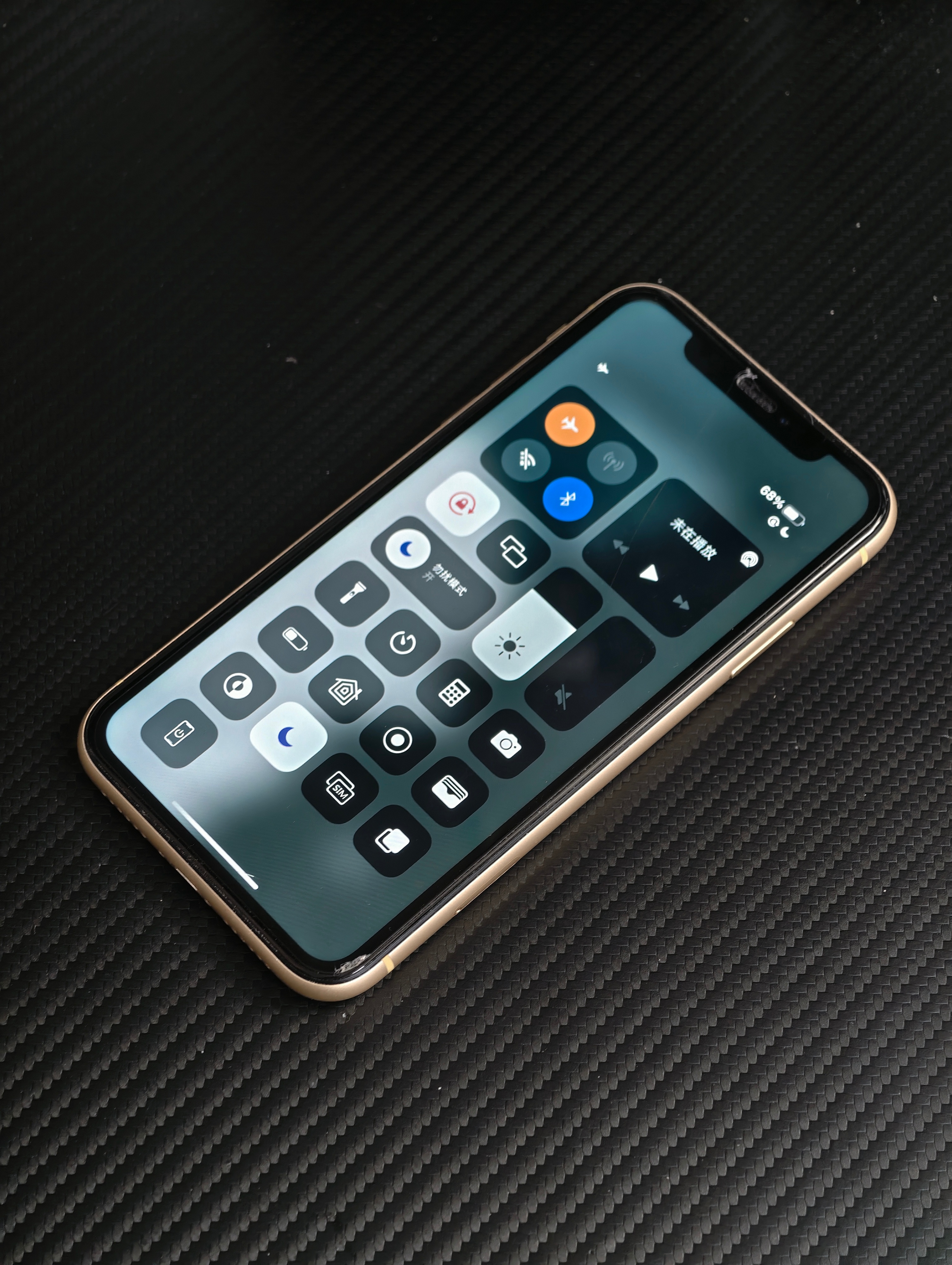 过的好快， iPhone XR 已经是七年前的手机了…其实 iPhone 才是那