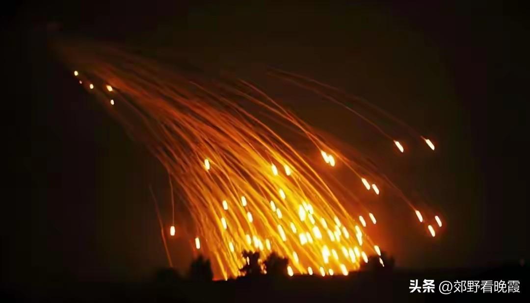 伊朗26轮反击！动用集束炸弹，从北到南炸遍以色列，俘虏多名美军