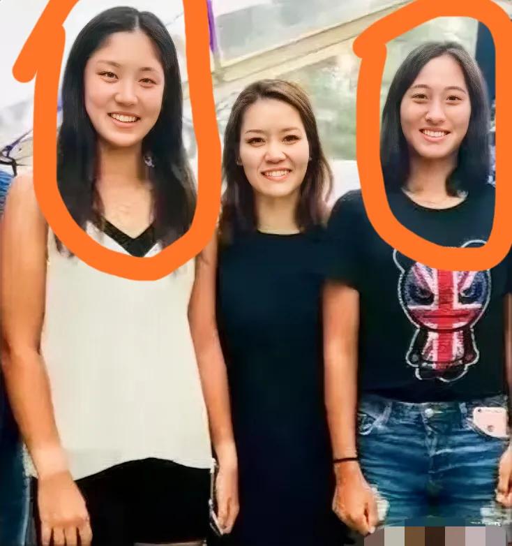 这也太像了吧！真的有点不敢相信！郑钦文难道还有亲姐妹？照片中两个东方姐妹的五官、