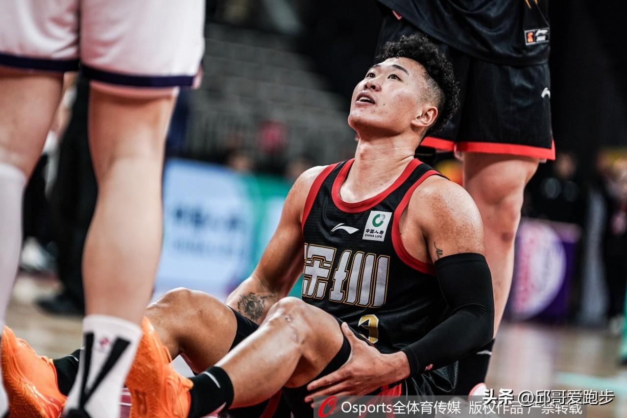 深圳不知不觉已经5连胜了！一看排名第三名了！真厉害！本赛季的深圳是真的强！一开始