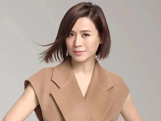 宣萱接102岁工人姐姐吃团年饭宣萱真的又暖又圈粉，亲自开车去老人院接102岁、从