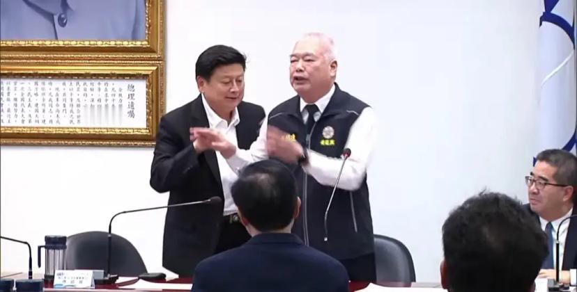 突发！季麟连在中常会为军购案动怒，喊话韩国瑜，如果韩国瑜背叛党，我以黄复兴的名义