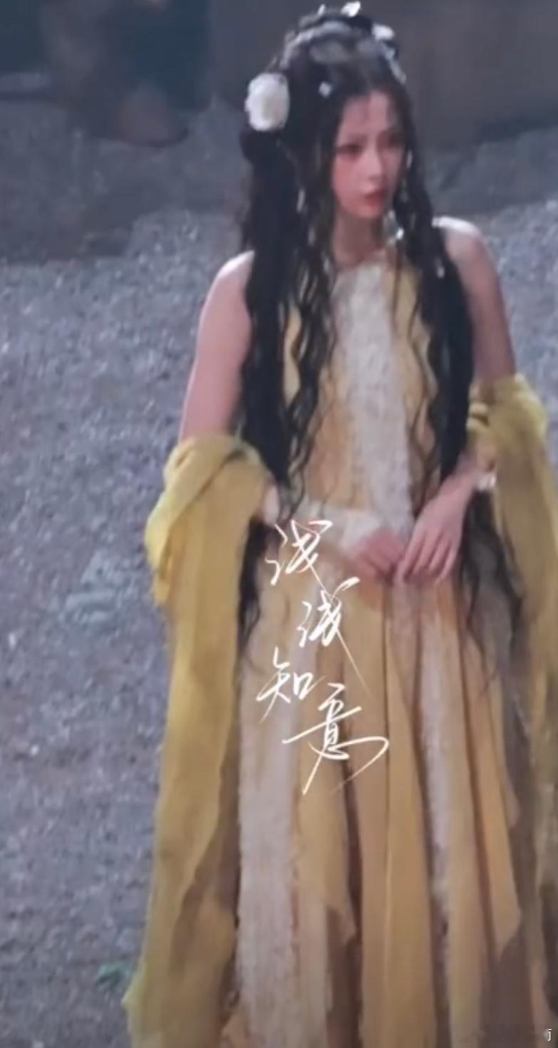 虞书欣《念相思》何盼路透，肤白貌美的海皇大人！ 