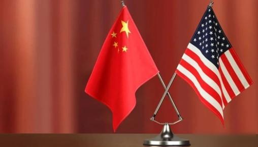 美元抽水机逼近中国，经济博弈白热化？历史剧本能否重演？

这些年美国总爱先撒钱，