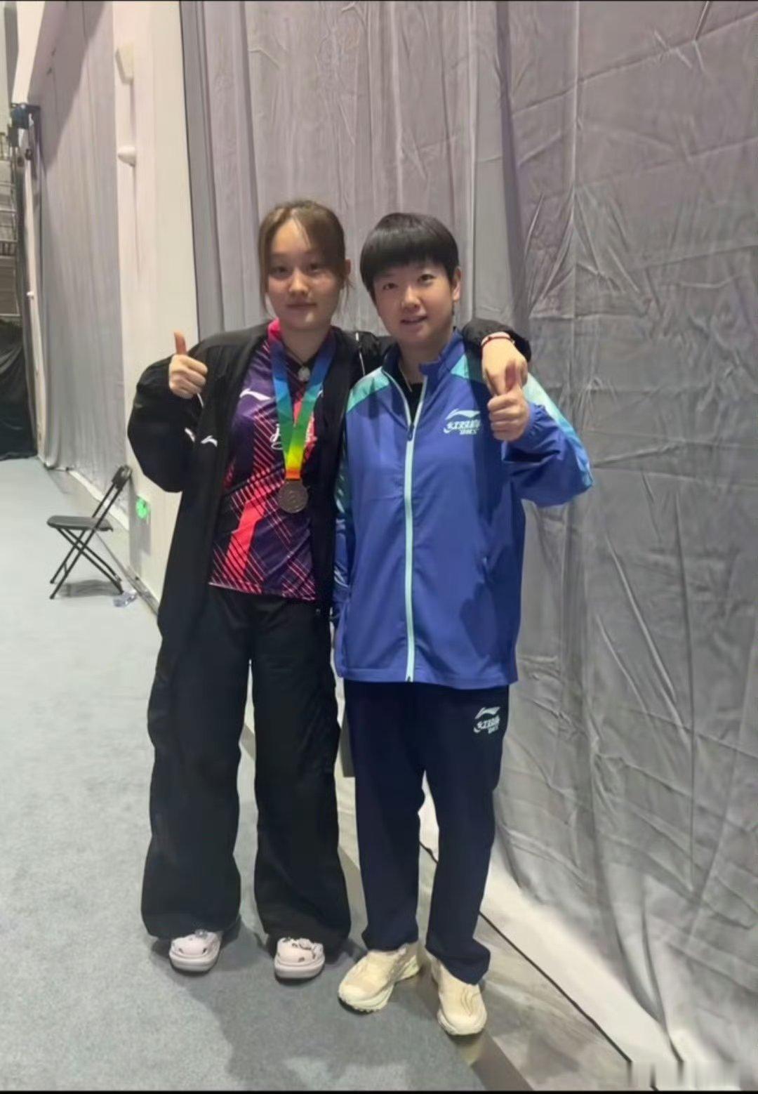 孙颖莎 女孩子友谊真美好