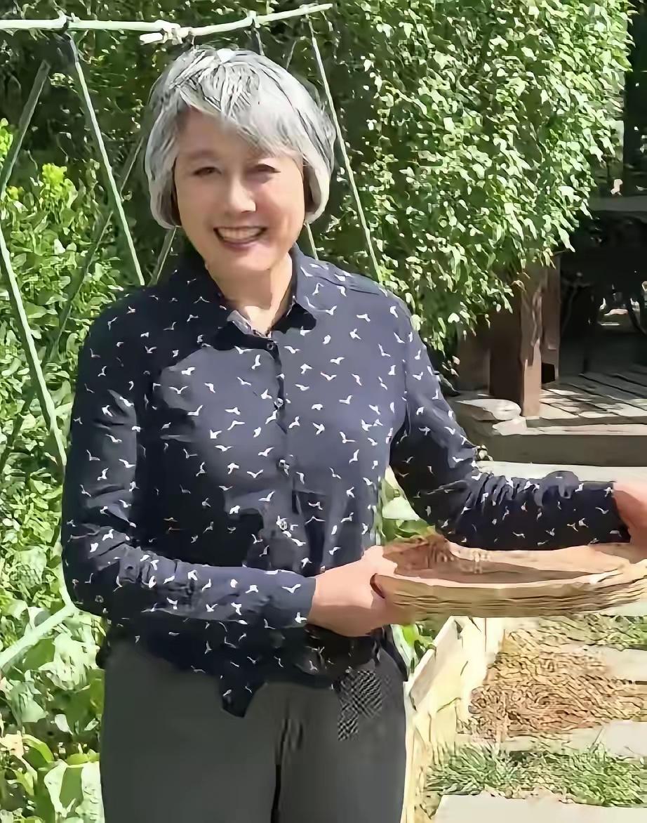 天呐，差点没认出来，美人迟暮，我们的女神也老了。