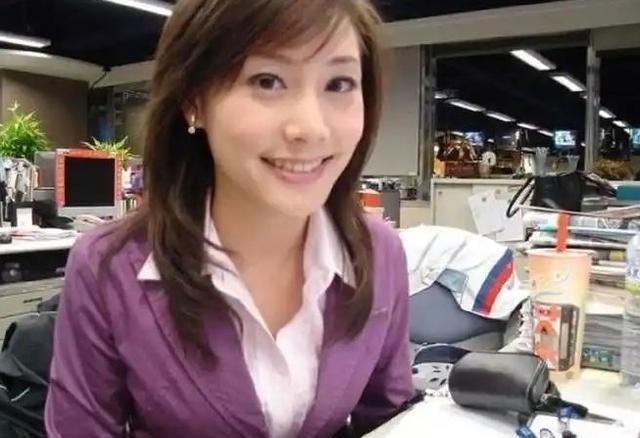 记住这个叫“黄雅诗”的台湾省记者：“我不是中国人，我来自台湾，我不喜欢被称呼为中