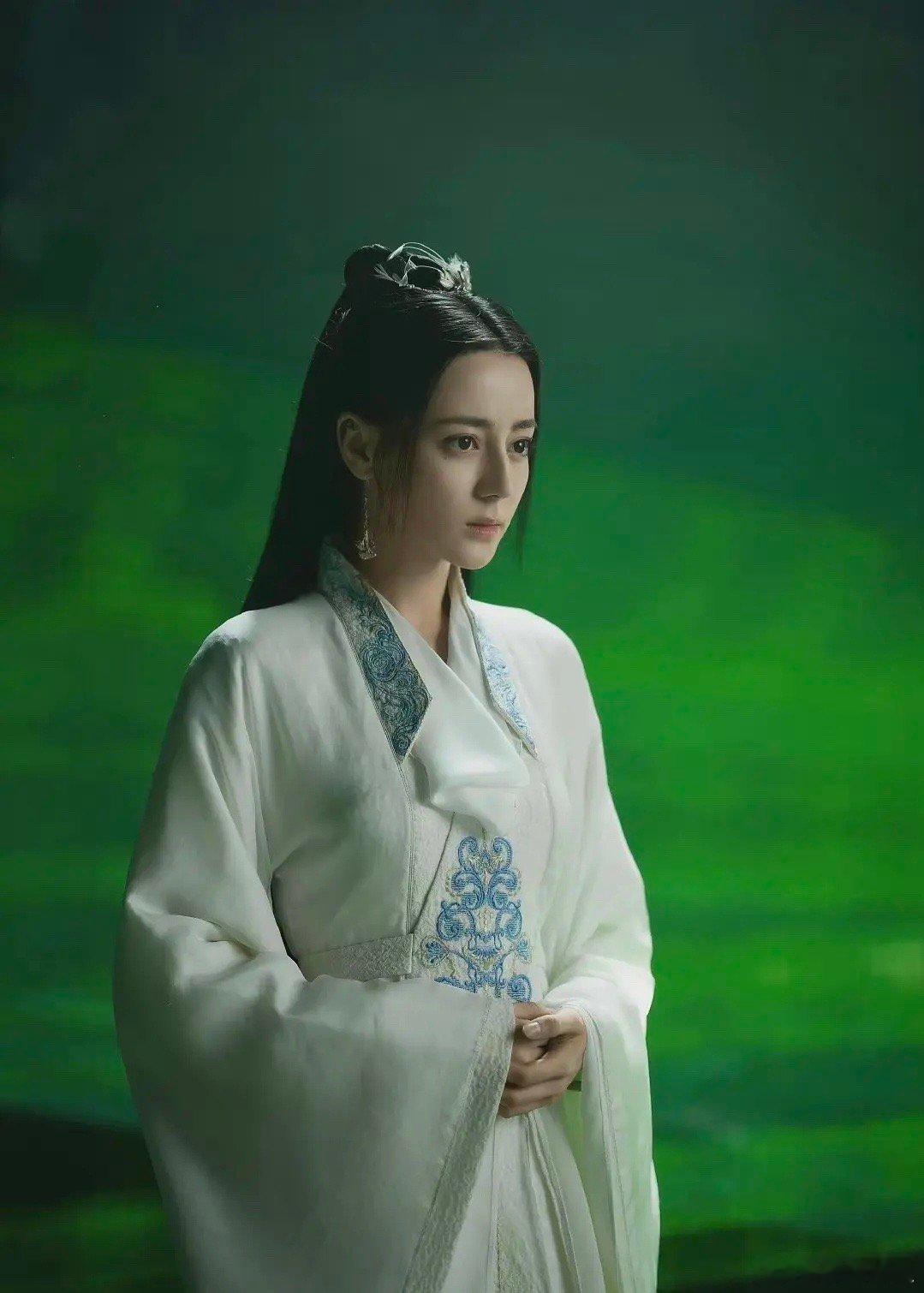 迪丽热巴为什么想不开去剃发际线了 ​​​