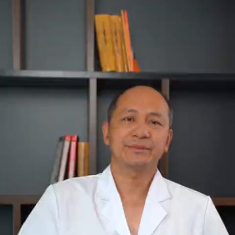 爱出汗出汗多，小心这些原因。
爱出汗出汗多：
·一、阴虚。表现：手脚心容易出汗，