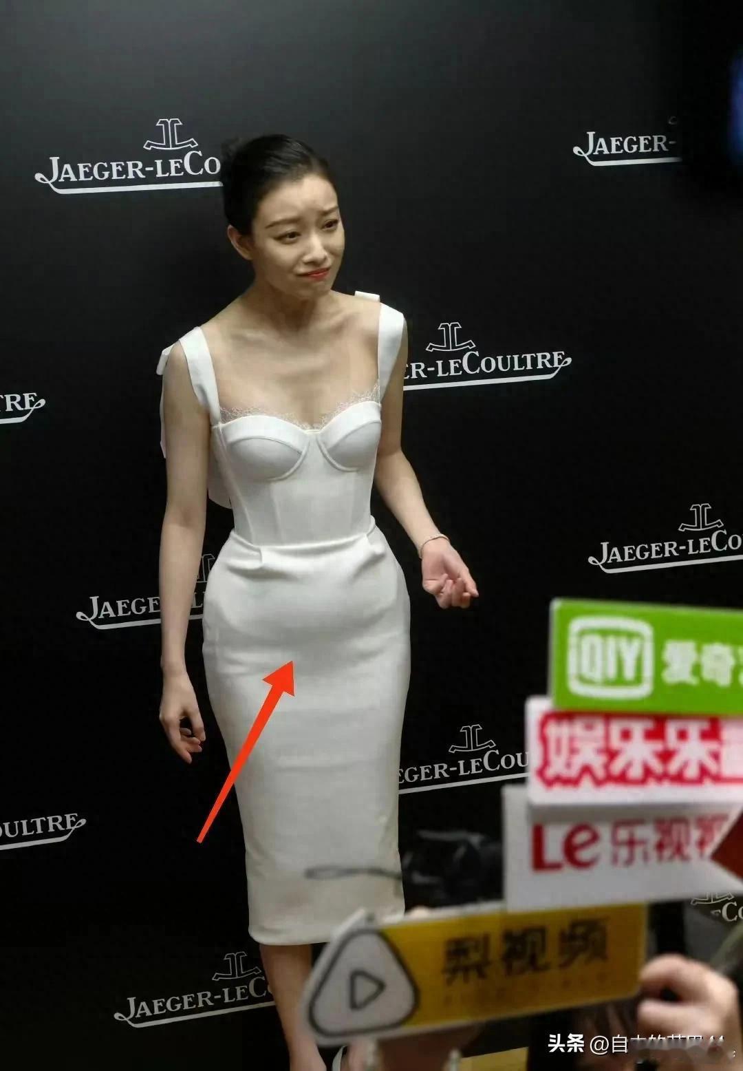 倪妮穿礼服小肚子明显！连90斤倪妮都有，普通人还在焦虑什么呢？ ​​​