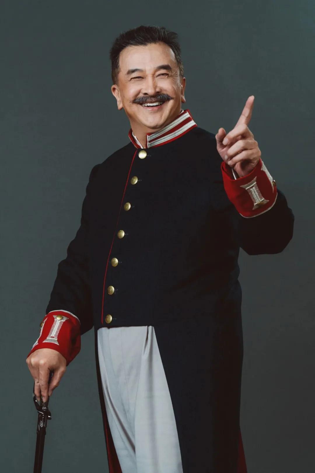 黄宏曾任八一电影制片厂厂长，授少将军衔。65岁(2026年)，现状可以概括为:身