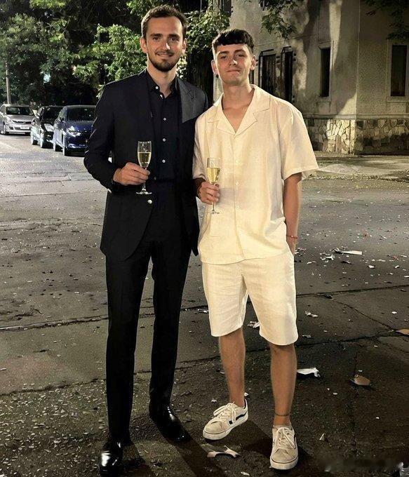 这个人和梅德韦杰夫好像啊澳网2026