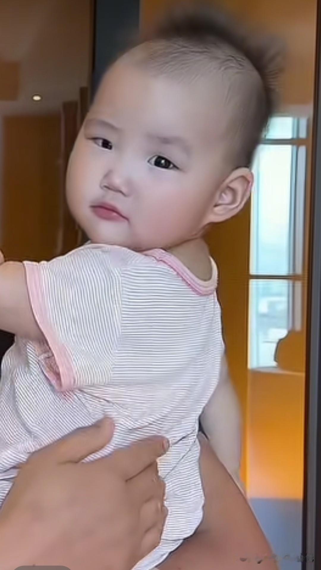 耿为华老师不仅会带娃，他还会教中老年人唱歌，通过三个多月的基础训练，真是惊喜不断