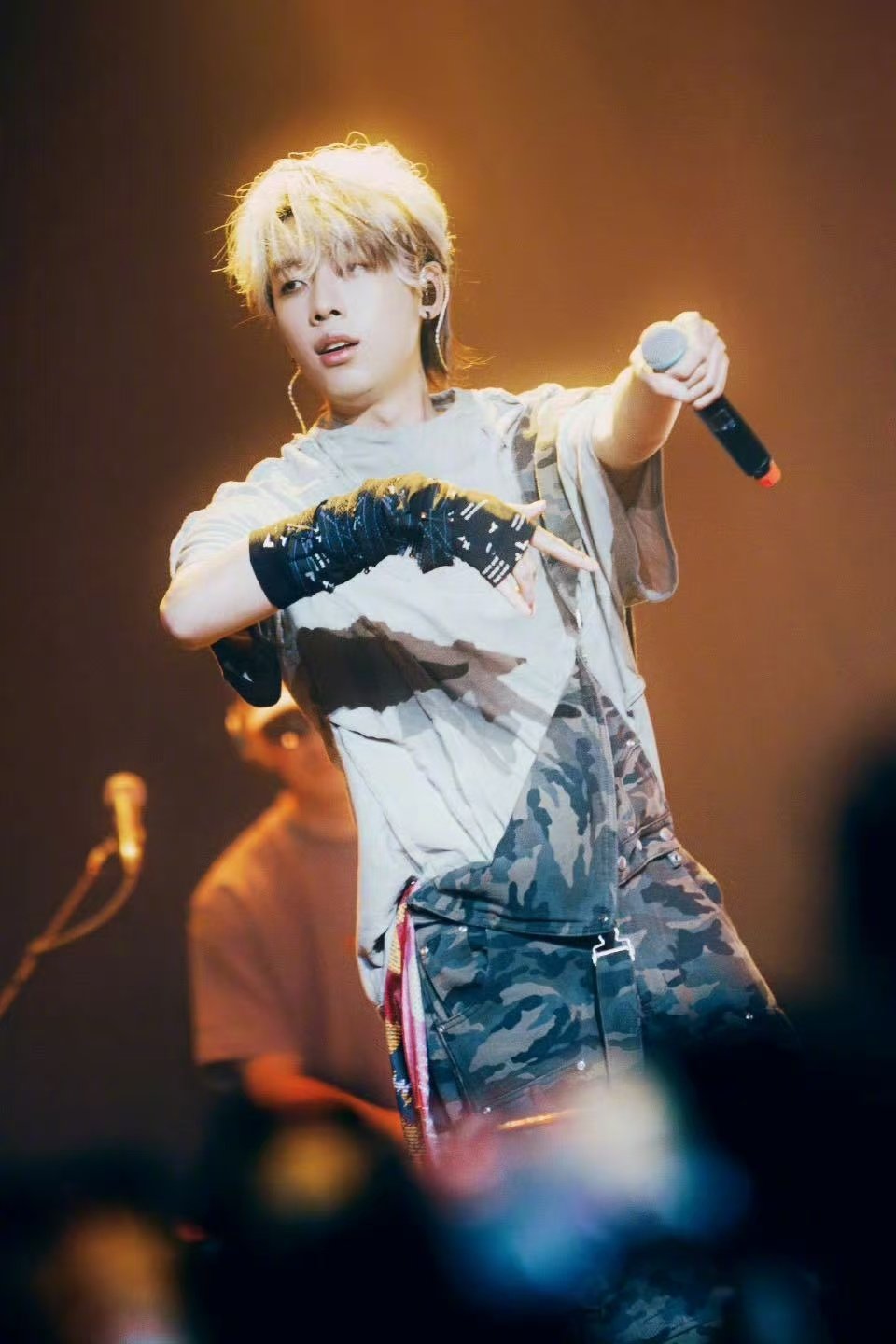 中国boy字面意义上的塌房 我家那小子 真的又惨又好笑！中国boy直接遭遇字面意