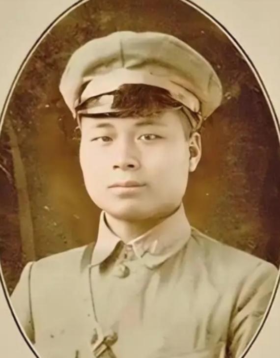 1959年，51岁的邱行湘获得特赦，还是光棍一个，这个曾经叱咤战场的，后一直住在