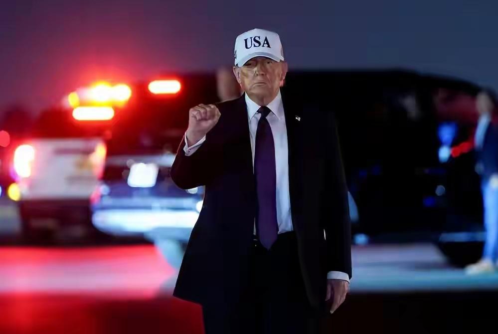 特朗普最新强硬表态：与伊朗不达成任何协议，除非无条件投降！
 
3月6日，特朗普