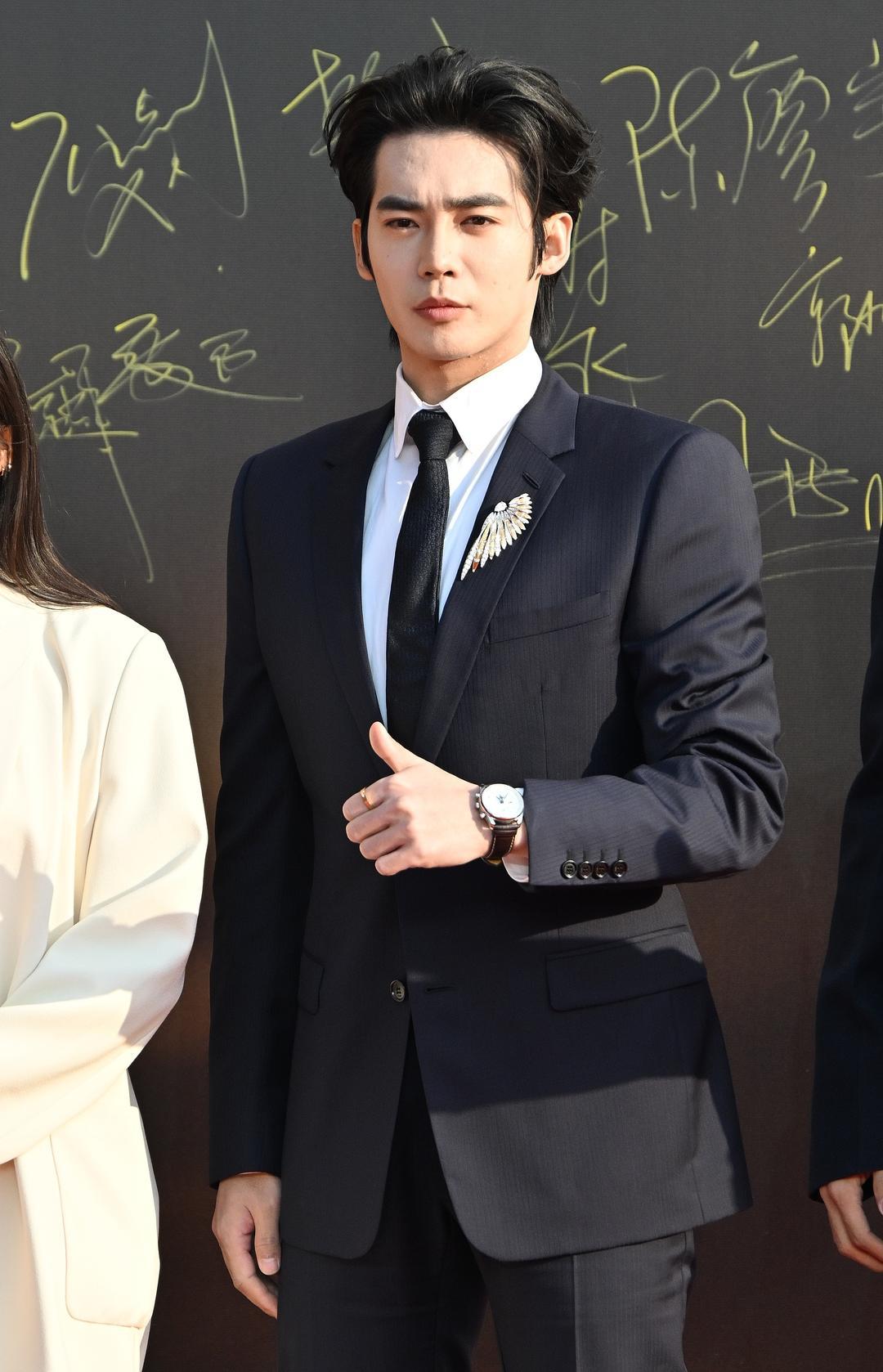 于适yosh 【#于适起诉多方侵权#】 #侵权于适方被强执#近日，于适方发布维权