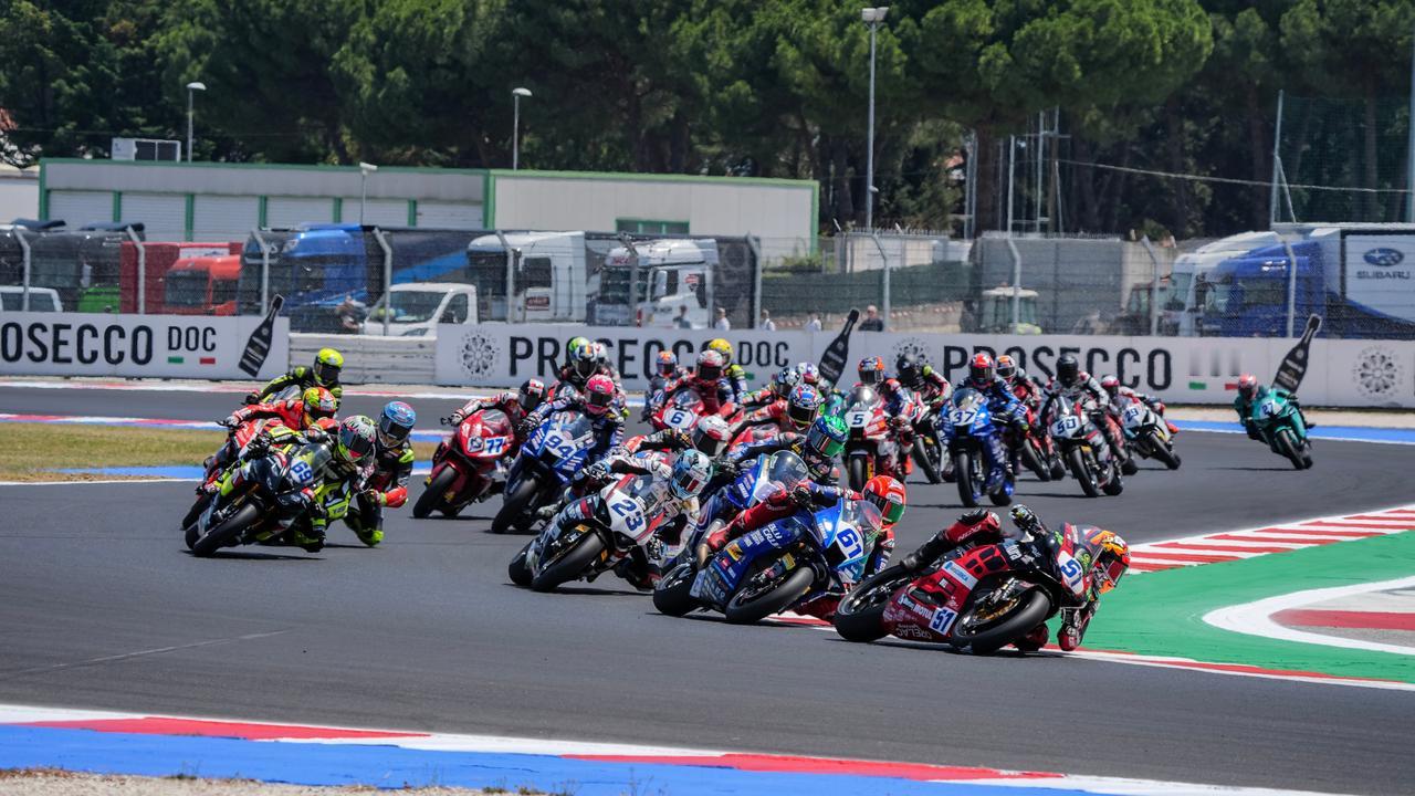 WSBK法国站：维修区里的细节值得看
比赛画面之外，维修区的调整同样精彩。面对马