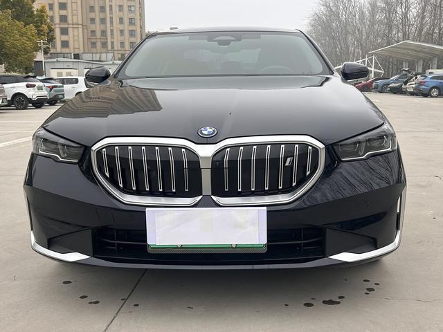 23.5万捡漏二手宝马i5准新车！2024款eDrive35L尊享型，开半年我有