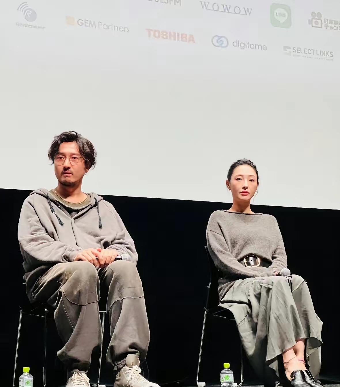 王传君刚被传要凭《春树》拿东京影帝，热搜还没坐热，白百何那边就冒出暗讽截图。
片